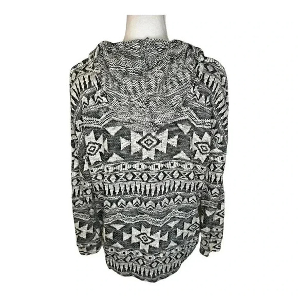 American‎ Eagle Outfitters Size Medium Black & White Aztec Hooded Zip Up Sweater - Picture 3 of 6